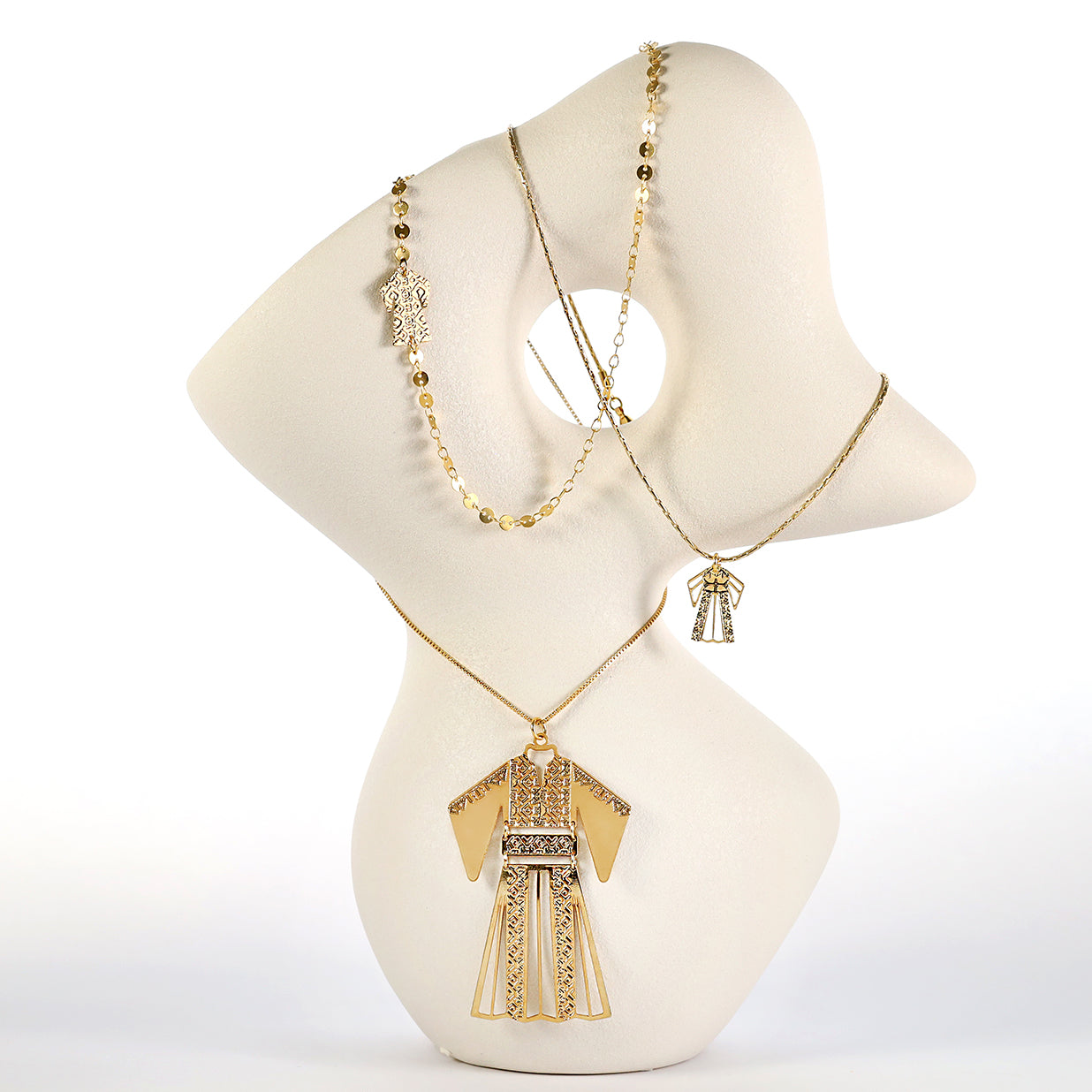 Thobe Moving Necklace